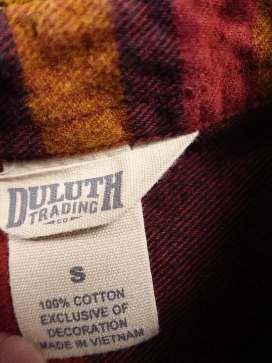 Duluth Trading Free Swingin’ Flannel Shirt Women’s Small Red Plaid Workwear - Picture 2 of 8